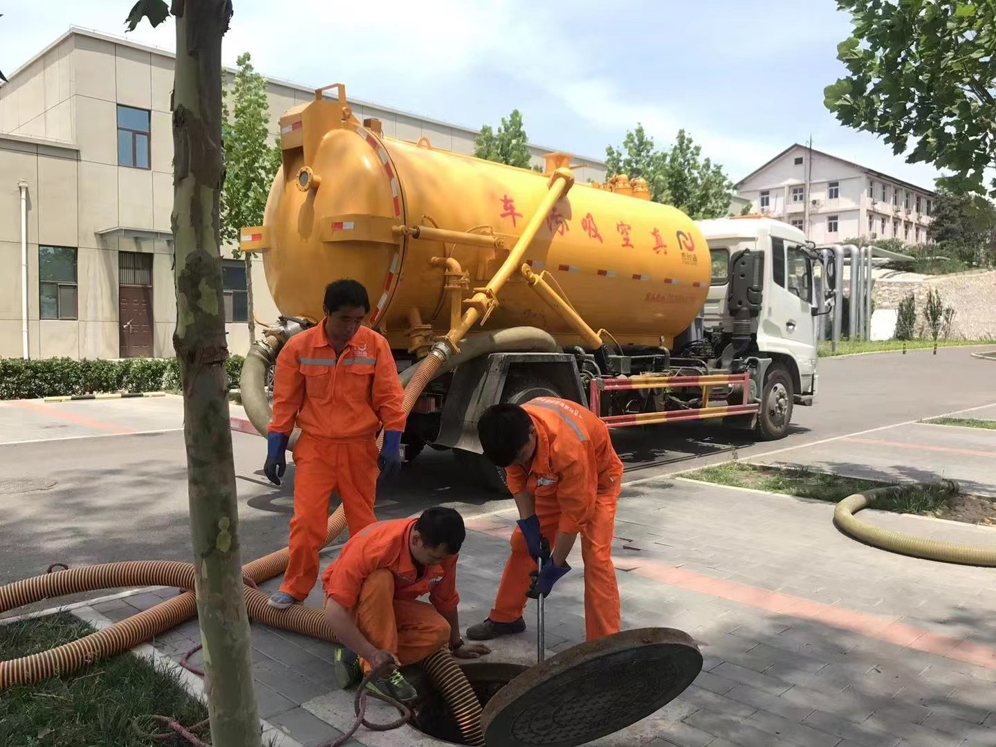 望谟化粪池清理与5-8吨吸粪车施工效率分析